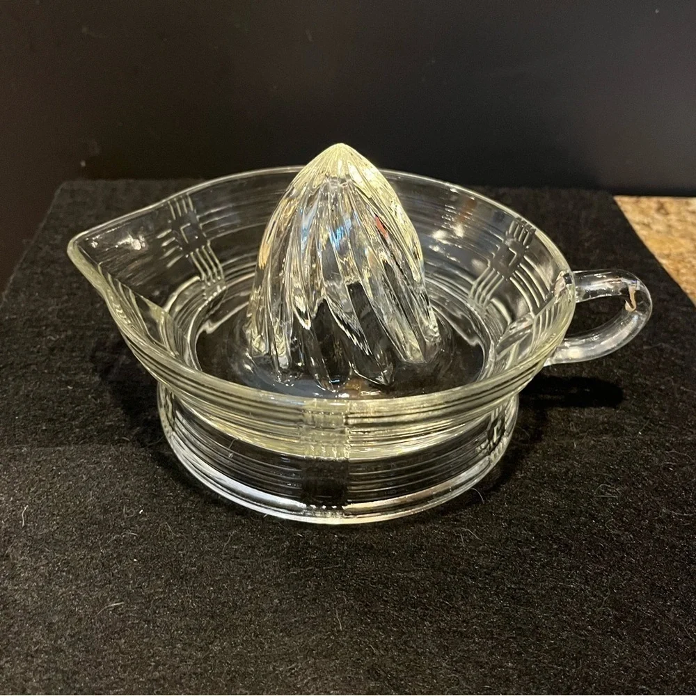 Vintage 1930s Clear Glass Citrus Juicer Lemon Reamer